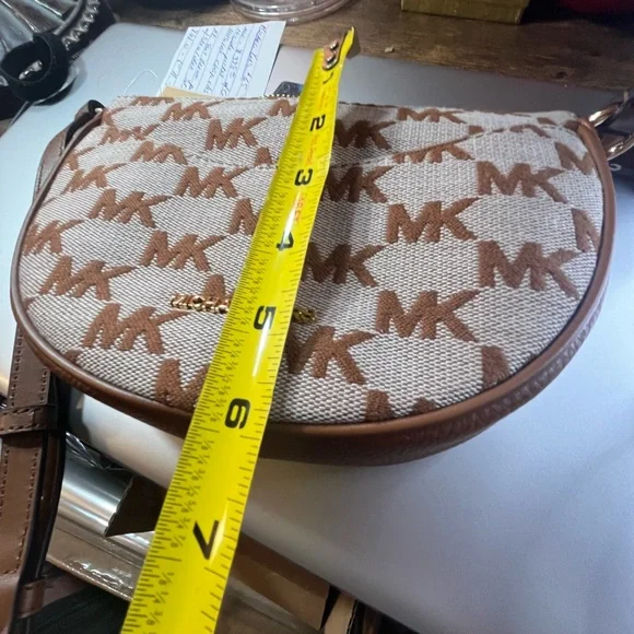 Michael Kors Crossbody NWT - Picture 7 of 9